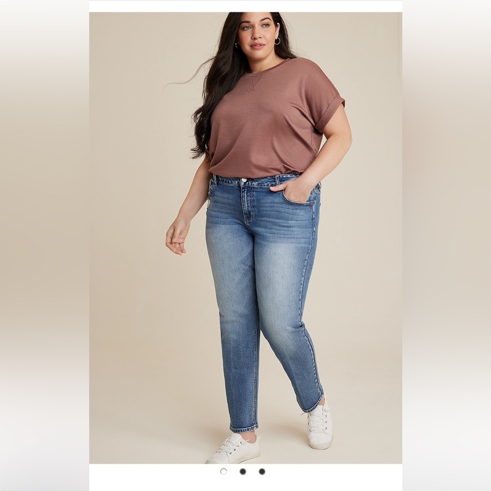 👖KanCan👖Plus size, KanCan, mid rise straight jean. Size 22W x 30L.